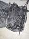 מאות קולבי פלסטיק שחורים