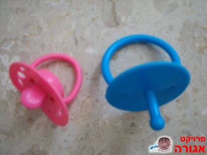 2 מוצצי בובות גדולים