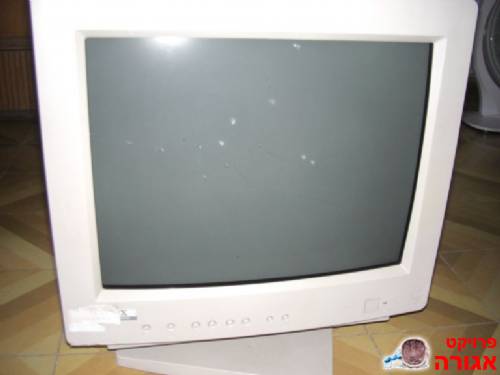 מסך מחשב CTX 17
