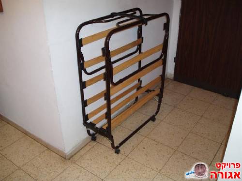 מיטה מתקפלת ללא המזרן