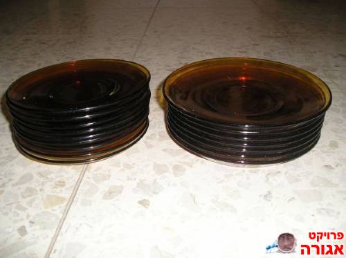תחתיות גדולות וקטנות מזכוכית