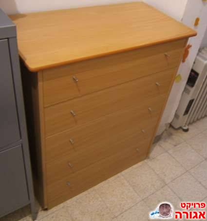 שידת מגירות גדולה
