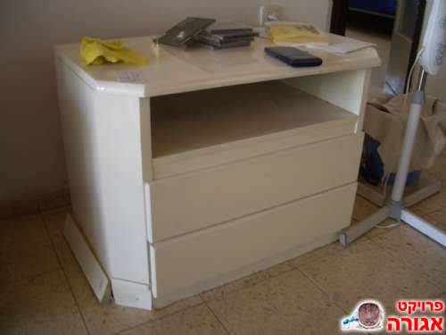 שידה לטלויזיה+ 2 מגירות