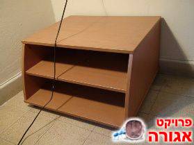 כוננית לטלויזה