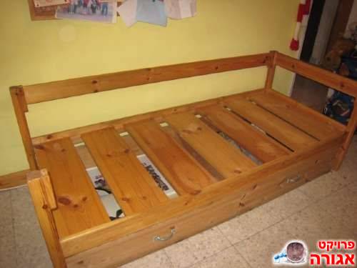 כל הקודם זוכה: מיטת יחיד מעץ (ללא מזרון)