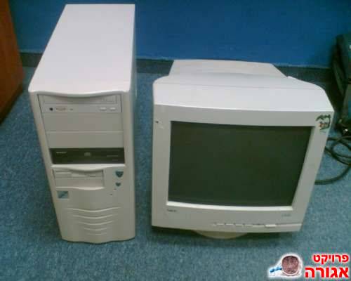 מסך 15" לא שטוח