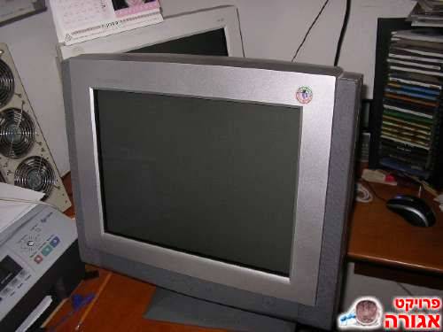 מסך 17' CRT דורש תיקון