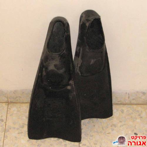 סנפירים לילד