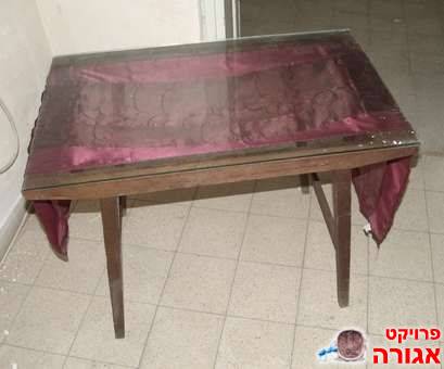 שולחן קטן מעץ וזכוכית