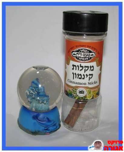 כדור מים עם נצנצים