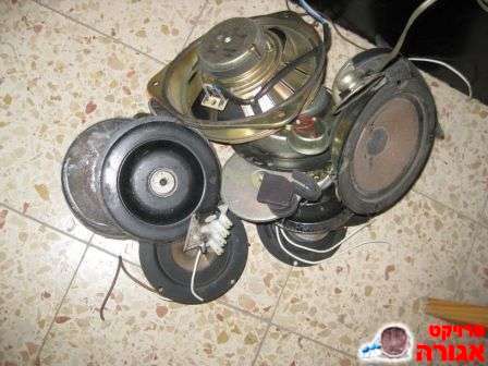 מגנטים וחלקי רמקולים