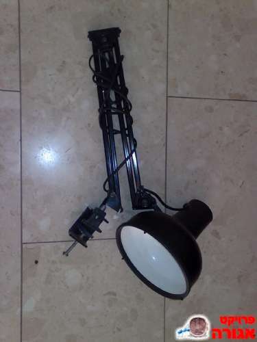 מנורת שולחן