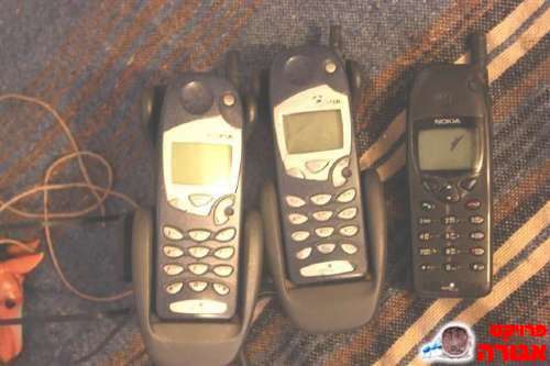 שלושה מכשירים של NOKIA + שתי דיבוריות