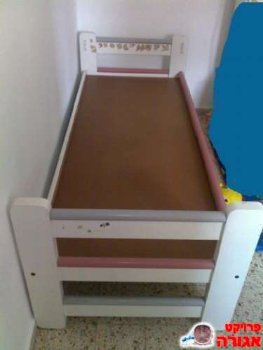 מיטת יחיד - עץ