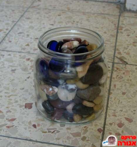 חלוקים ואבנים צבעוניות לאקווריום