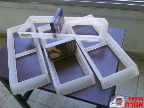 4 מעמדי פלסטיק לקלטות שמע
