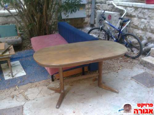 שולחן אוכל