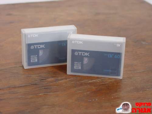שתי קלטות MiniDV