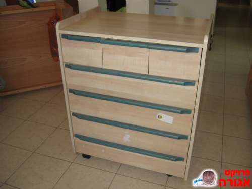 שידת תינוק