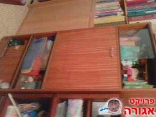 שני ארונות איחסון למטבח או למחסן