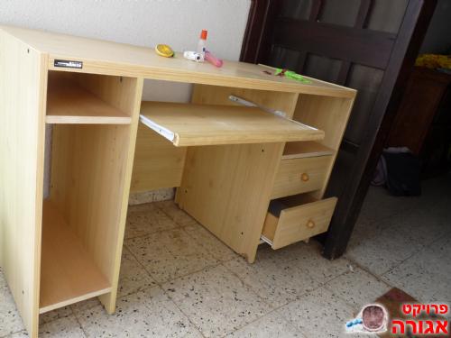 שולחן כתיבה / מחשב
