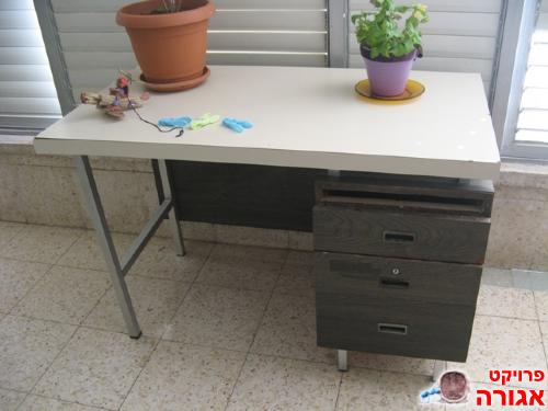 שולחן מחשב