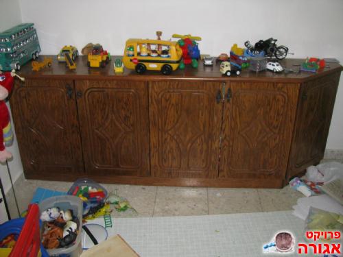 ארונית עתיקה\מזנון