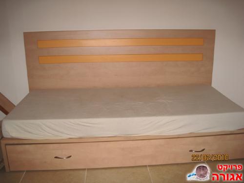 מיטה נפתחת 5 נגרים ללא מזרונים