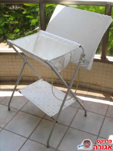 אמבטיה לתינוק