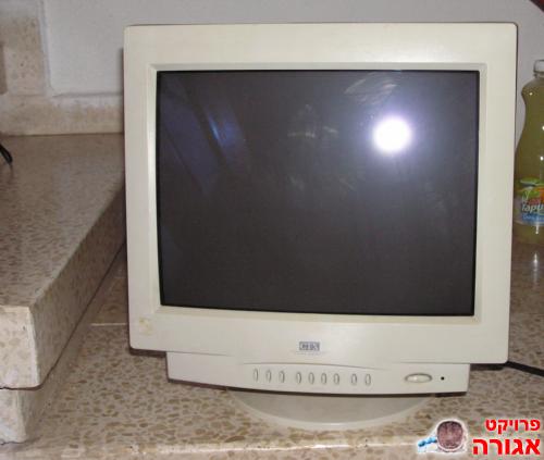מסך מחשב גודל 17 אינץ'