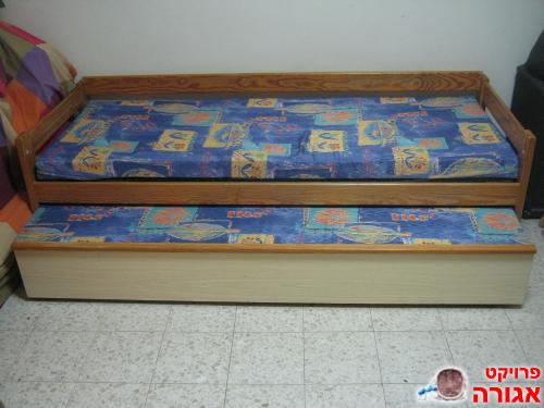 מיטת נוער נפתחת מעץ + 3 מזרנים