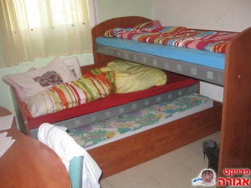 מיטת קומותיים לילדים