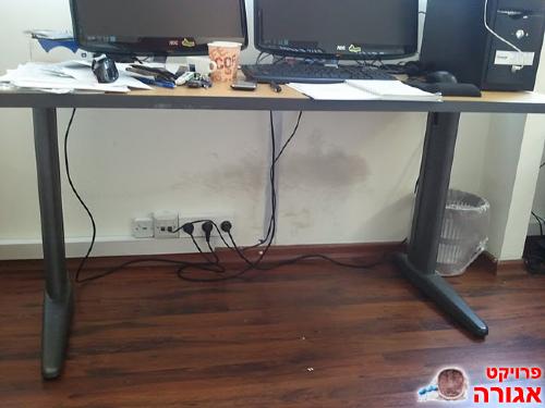 שולחן מחשב גדול