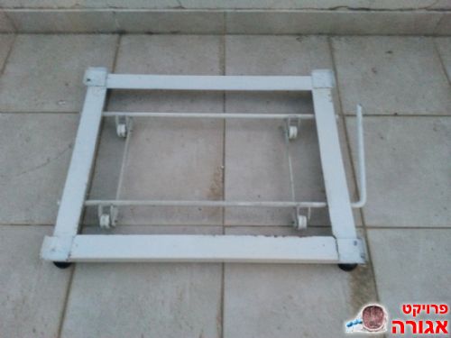 מתקן גלגלים למכונת כביסה