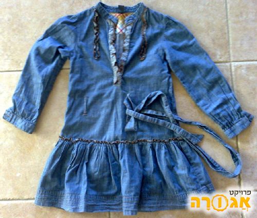 שמלת ג'ינס לילדה בת 7-8 מ-ZARA