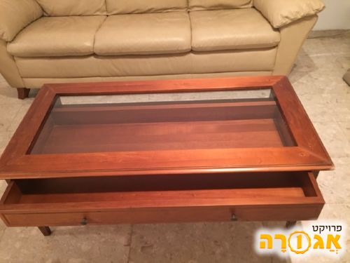 שולחן סלון מעץ מלא עם מגירת זכוכית