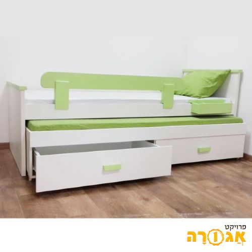 זקוקה למיטה לילד בן שנתיים