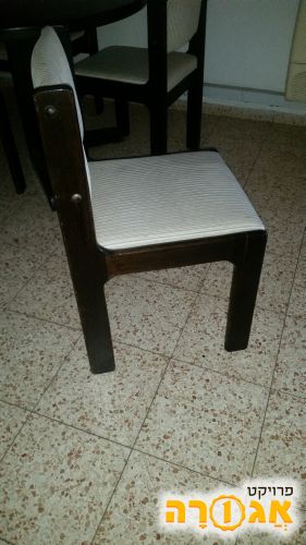 8 כסאות אוכל נוחים