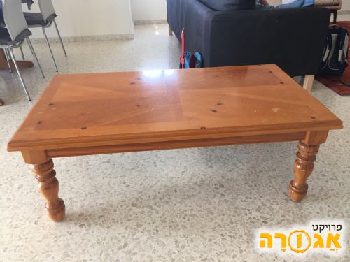שולחן סלוני מעץ מלא