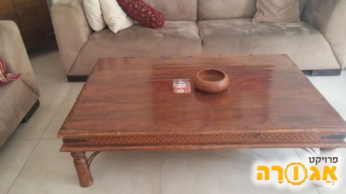 שולחן עץ סלוני