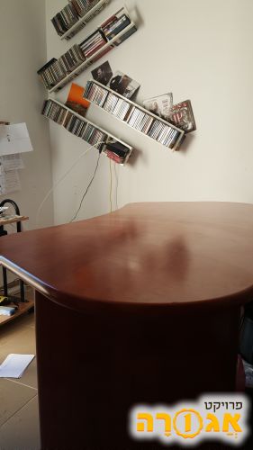 שולחן משרד ן כמו חדש