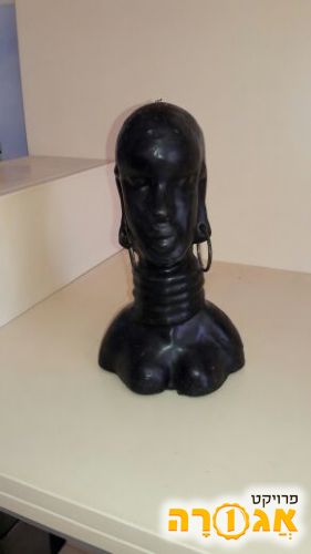 פסל אישה אפריקאית