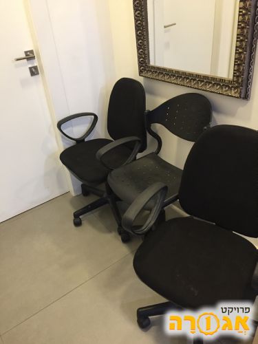 2 כסאות משרדיים