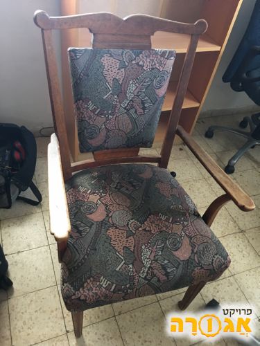 שני כסאות