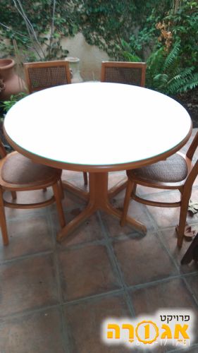 שולחן אוכל עגול קוטר 107סמ עשוי עץ