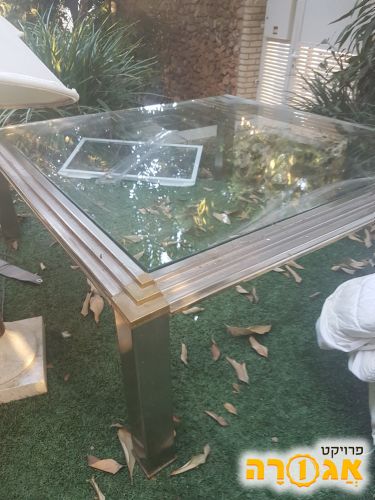שולחן סלון מרובע מזכוכית