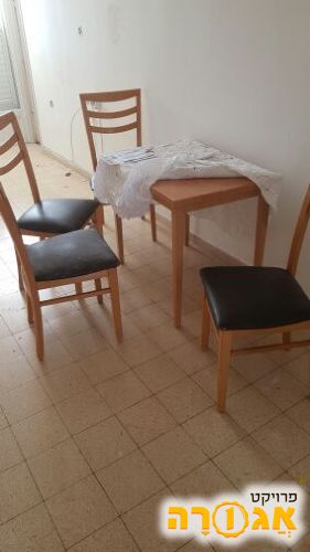 שולחן + 4 כיסאות