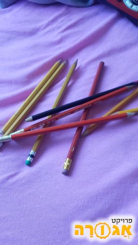 10 עפרונות