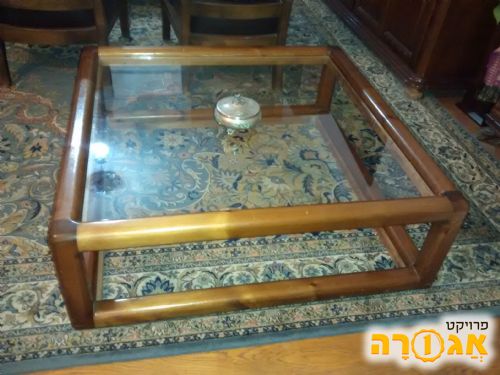 שולחן סלון מעץ וזכוכית