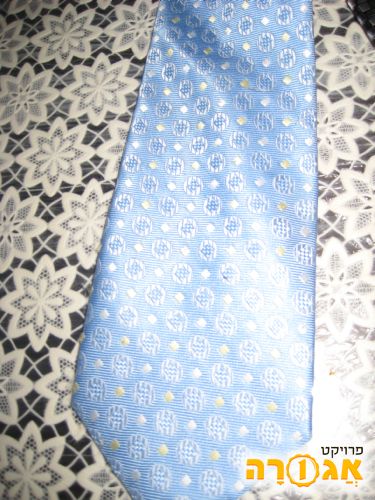 עניבה כחולה